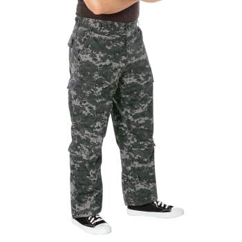 Vintage camo cargo pants 2025