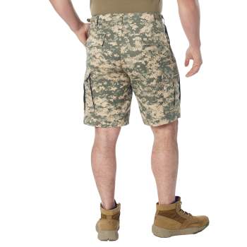 Digital camo best sale cargo shorts