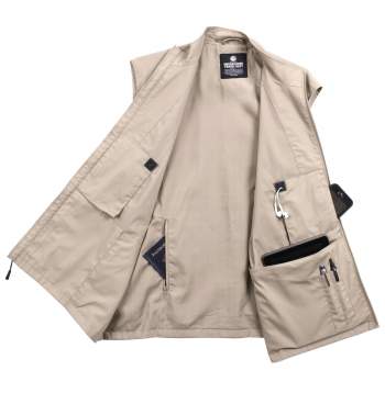 Travel vest with hot sale lots of pockets